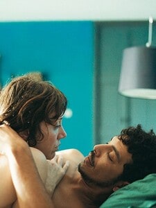 Derrière les palmiers