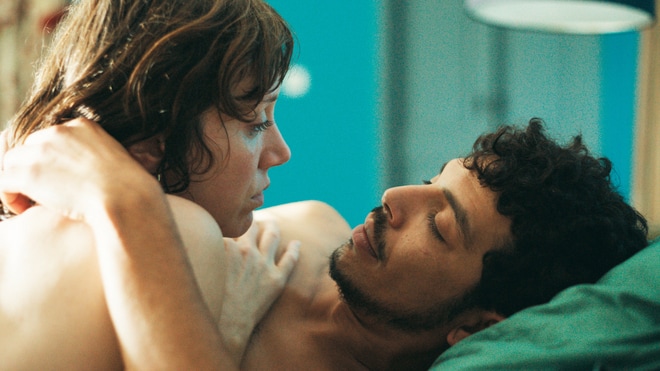 Derrière les palmiers